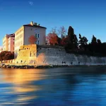 Διαμέρισμα Three-bedroom In *