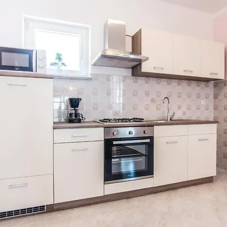 Three-bedroom In Apartman