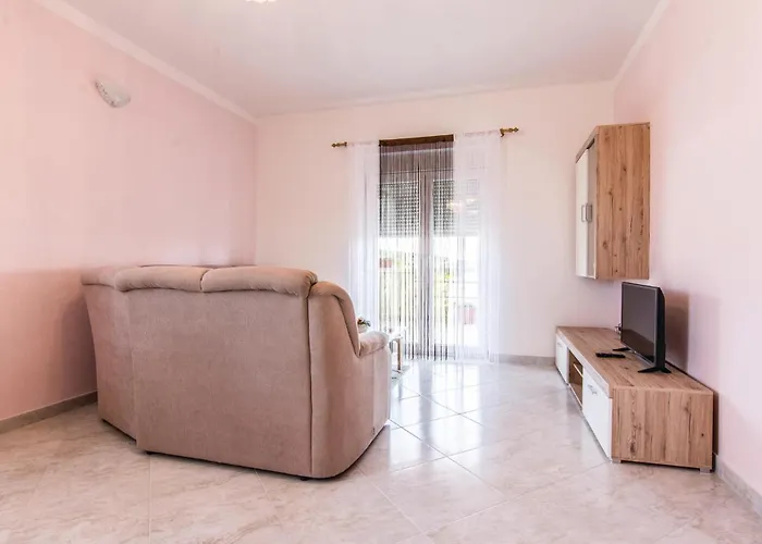 Apartment Three-bedroom In *