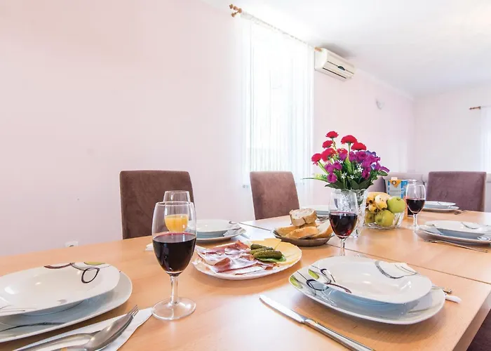 Three-bedroom In Apartment Slivnica