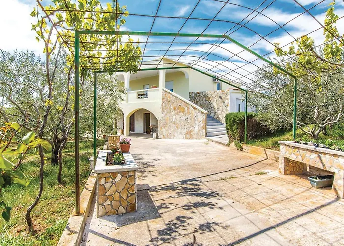 Three-bedroom In Apartman