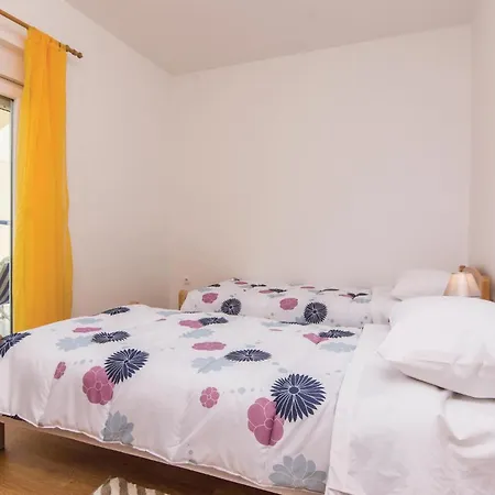 Apartment Three-bedroom In *