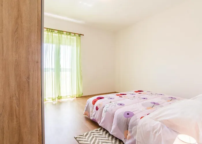 Three-bedroom In Slivnica